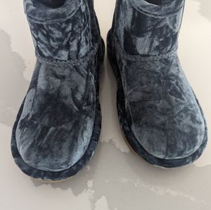 NWOB kids UGG boots